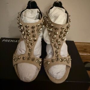 Premiata Elegant Tan Studded Women's Sandals